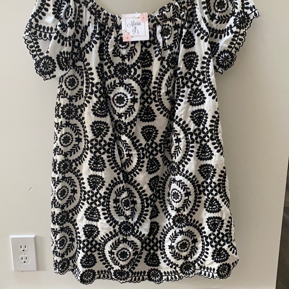 Adorable eyelet cotton tunic
